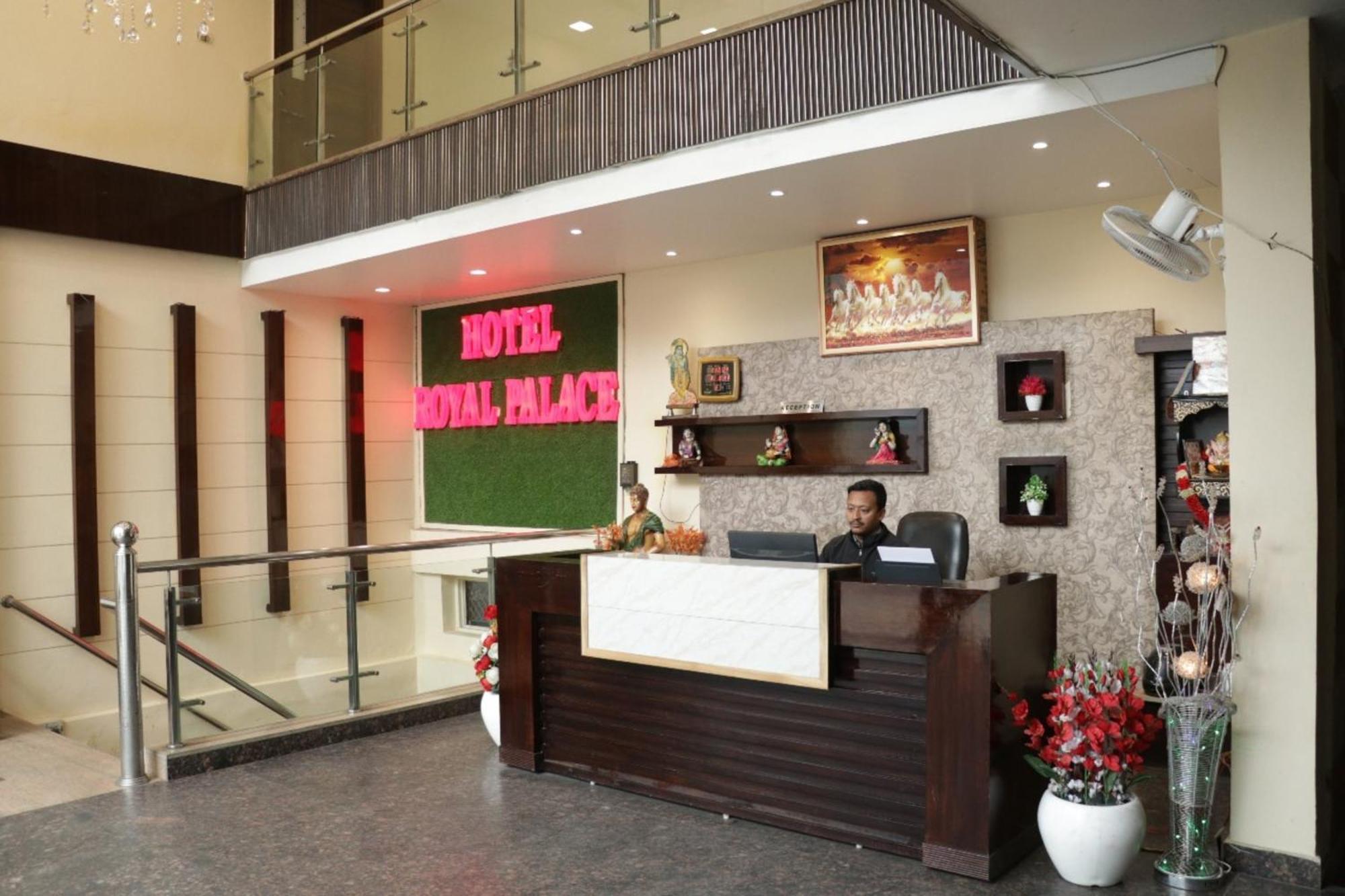 Hotel Royal Palace Jalandhar Exterior foto