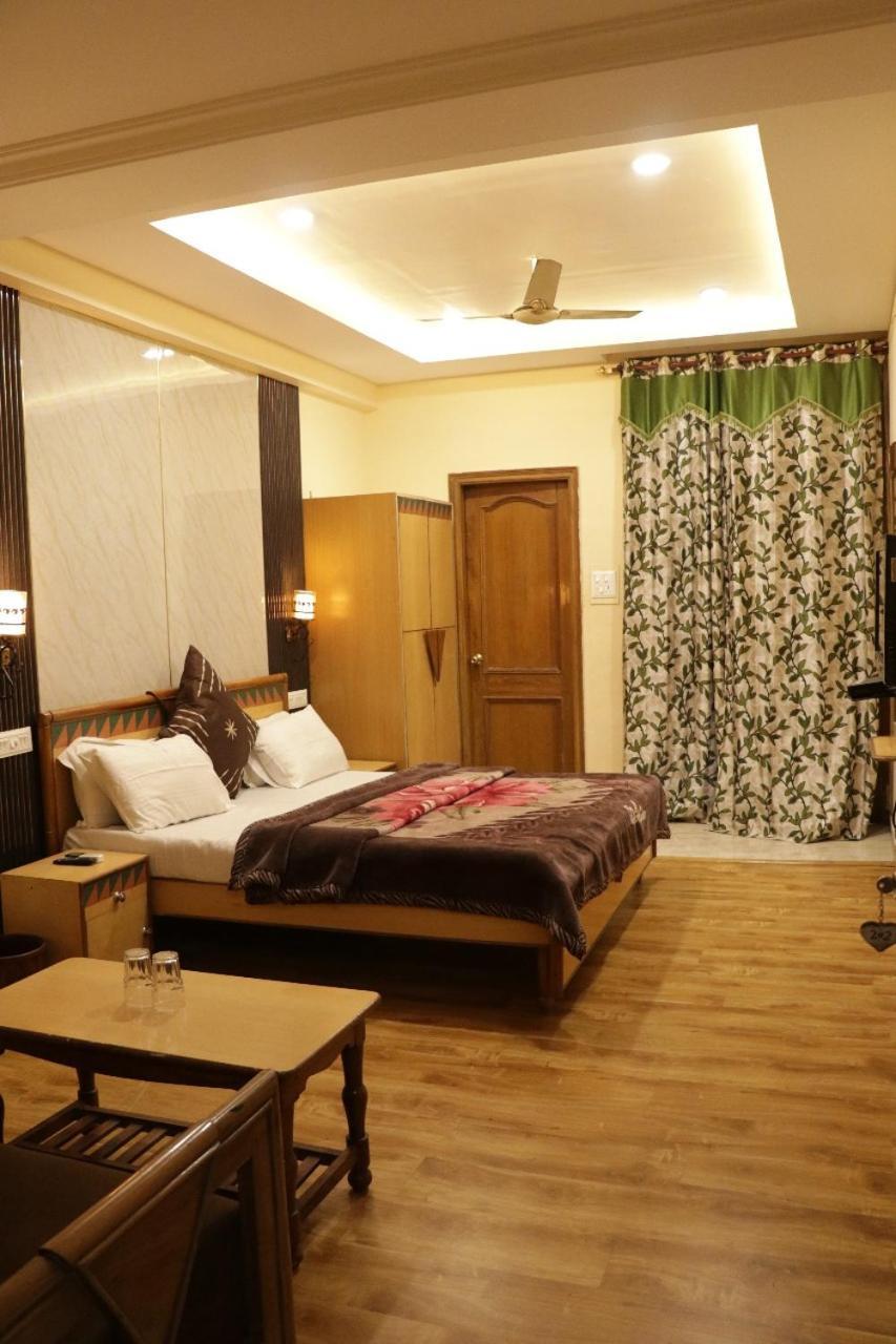 Hotel Royal Palace Jalandhar Exterior foto