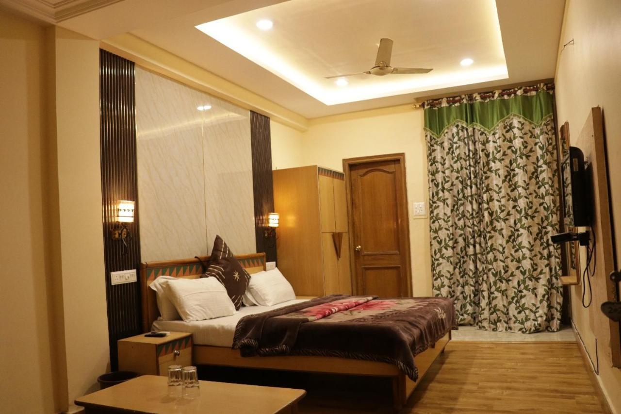 Hotel Royal Palace Jalandhar Exterior foto